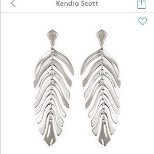 Kendra Scott new with tags Lotus silver earrings